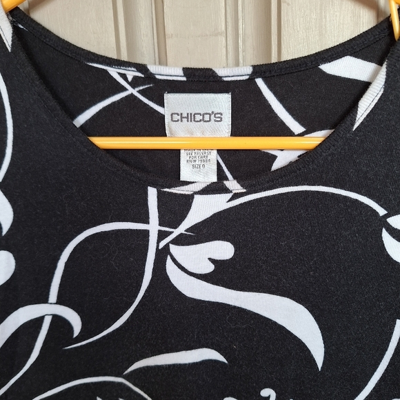Chico's Tee Sz0 Short Sleeve blk/Wht Floral Round Neck Good Shape Machine Wash - Picture 3 of 7